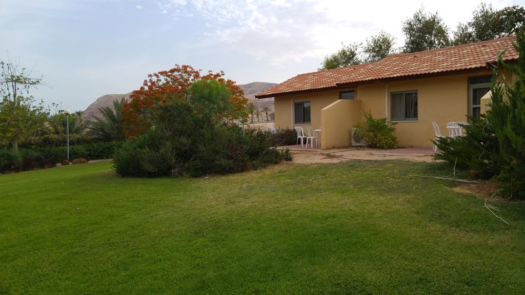 Almog Kibbutz Hotel Buitenkant foto