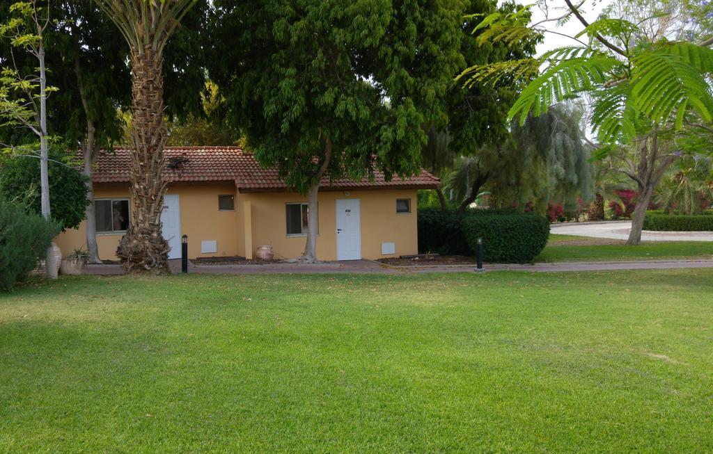 Almog Kibbutz Hotel Buitenkant foto