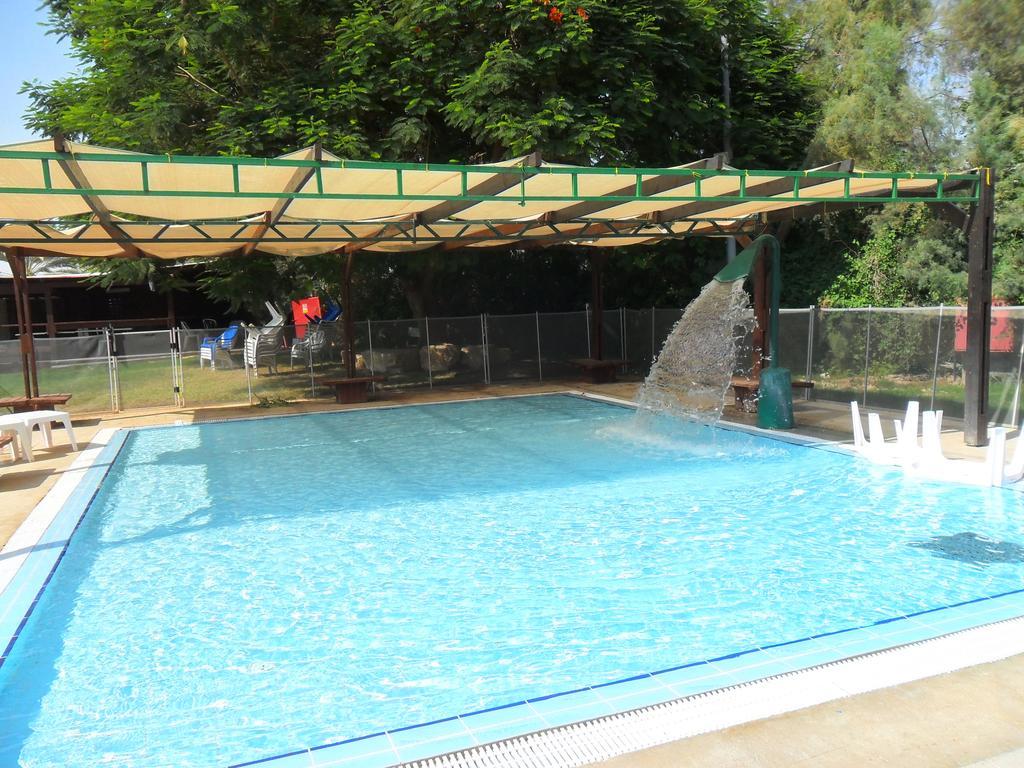 Almog Kibbutz Hotel Buitenkant foto