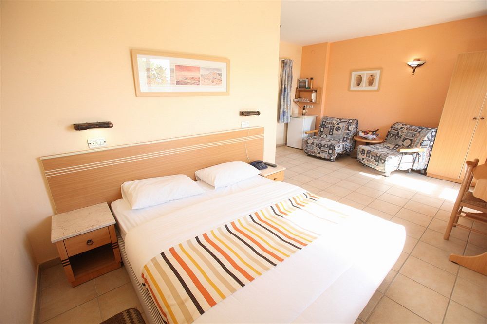 Almog Kibbutz Hotel Buitenkant foto